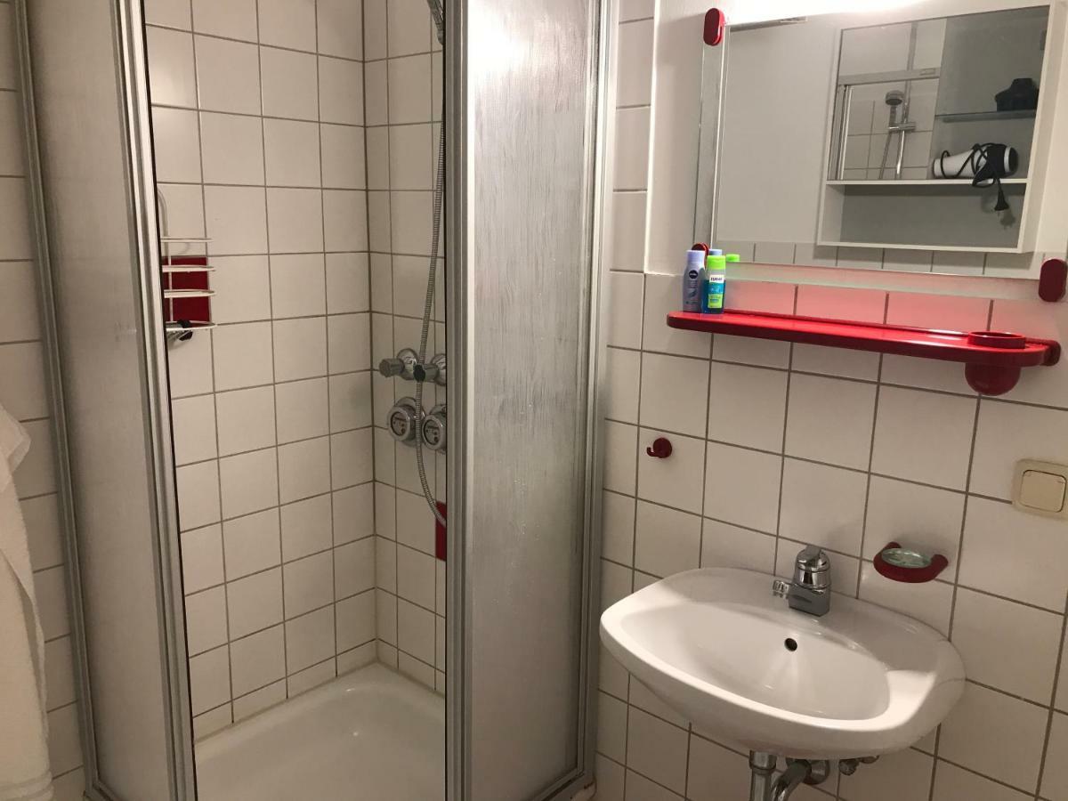 Apartmenthaus Zentrum Komfort Apartments mit Miniküchen verschiedener Größen Kassel Exterior foto