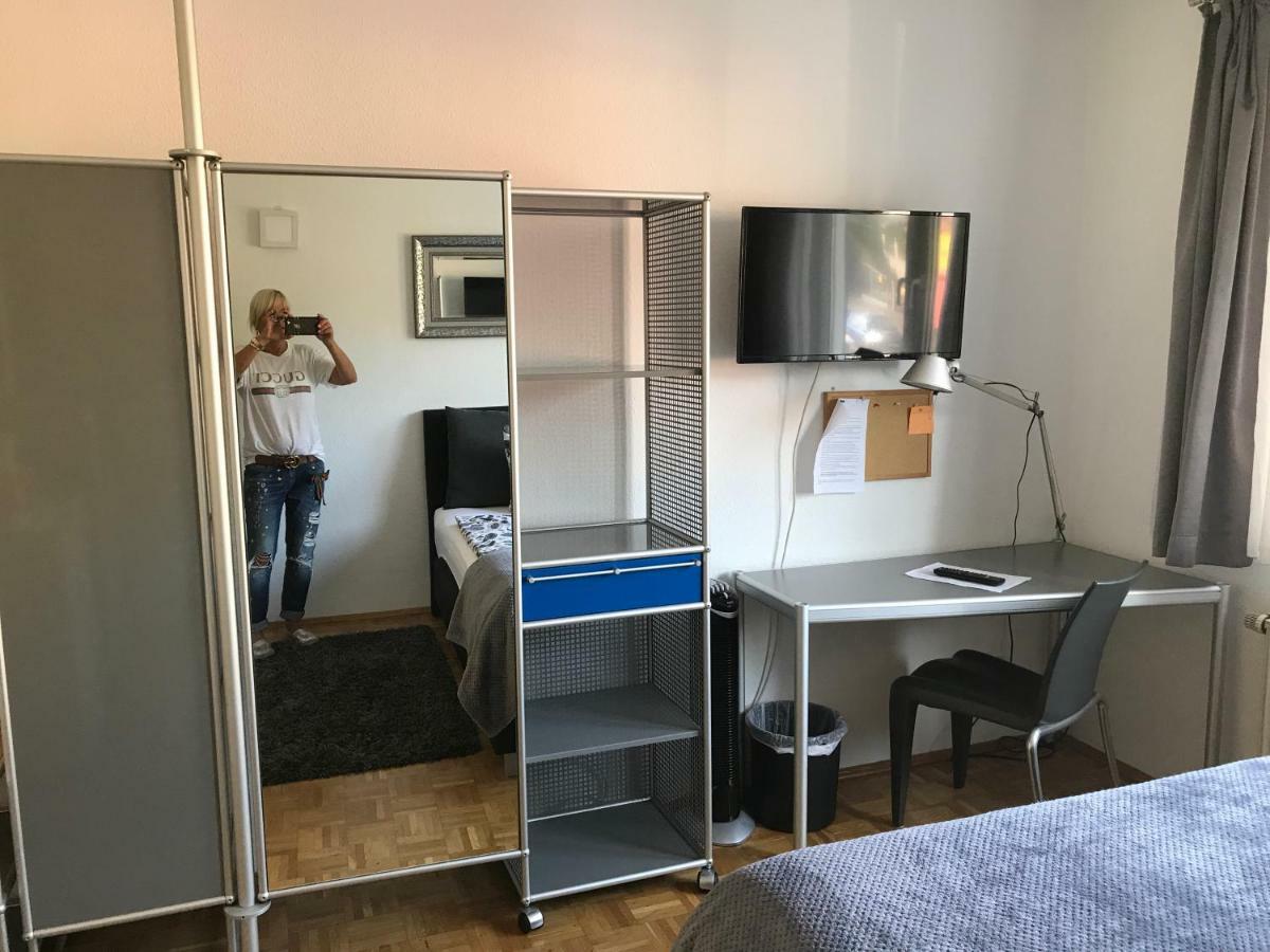 Apartmenthaus Zentrum Komfort Apartments mit Miniküchen verschiedener Größen Kassel Exterior foto