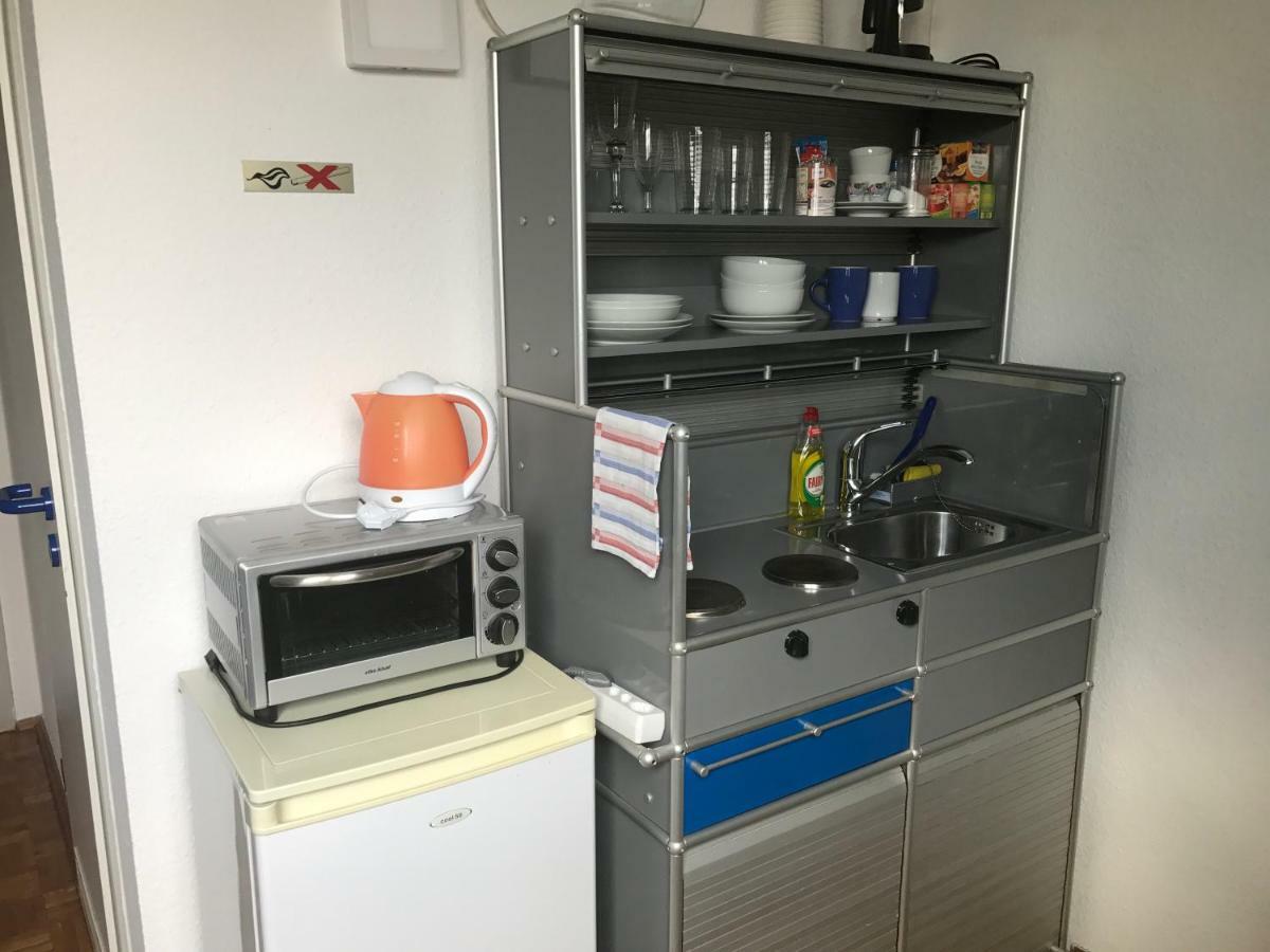 Apartmenthaus Zentrum Komfort Apartments mit Miniküchen verschiedener Größen Kassel Exterior foto