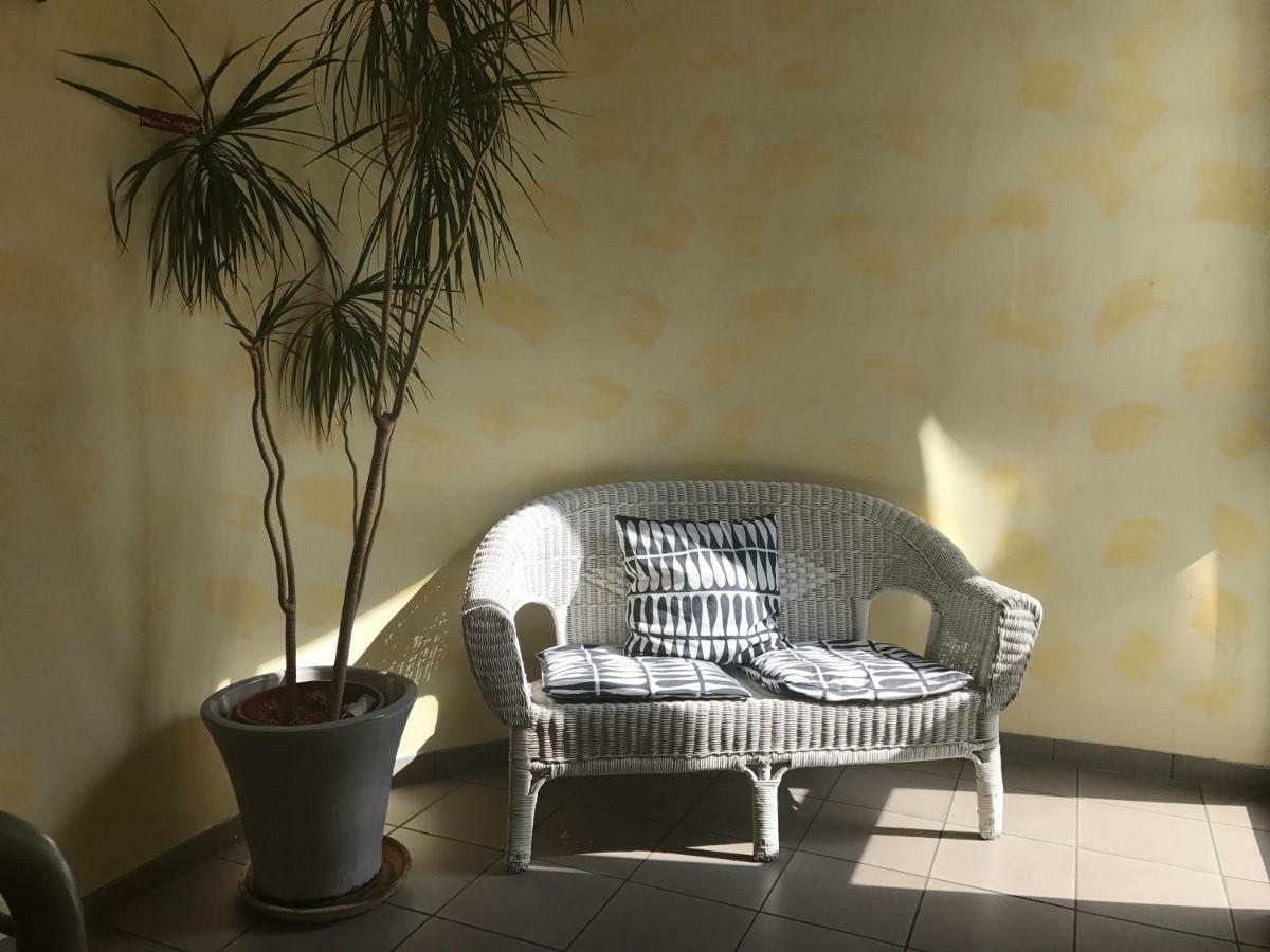 Apartmenthaus Zentrum Komfort Apartments mit Miniküchen verschiedener Größen Kassel Exterior foto